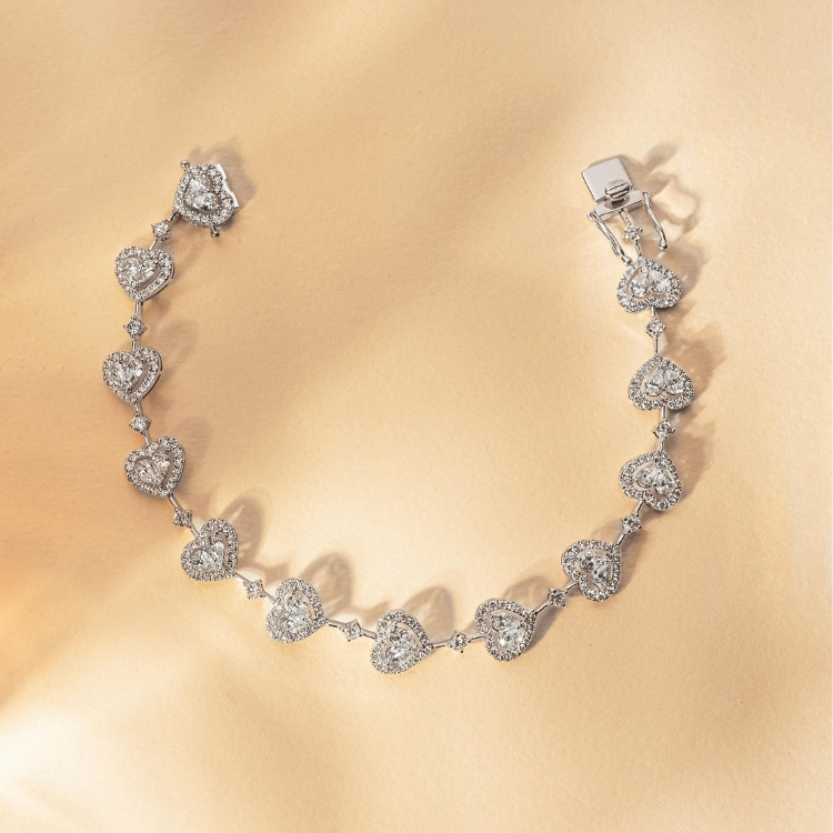 Pulseira corações em diamantes 4,11 ct