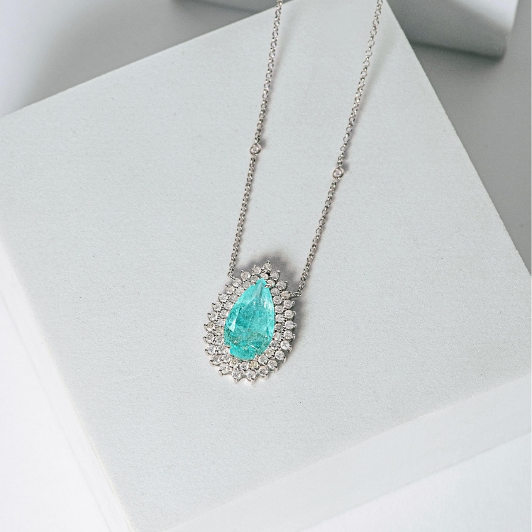 Colar Turmalina Paraíba 6,60 ct com diamantes 1,57 ct