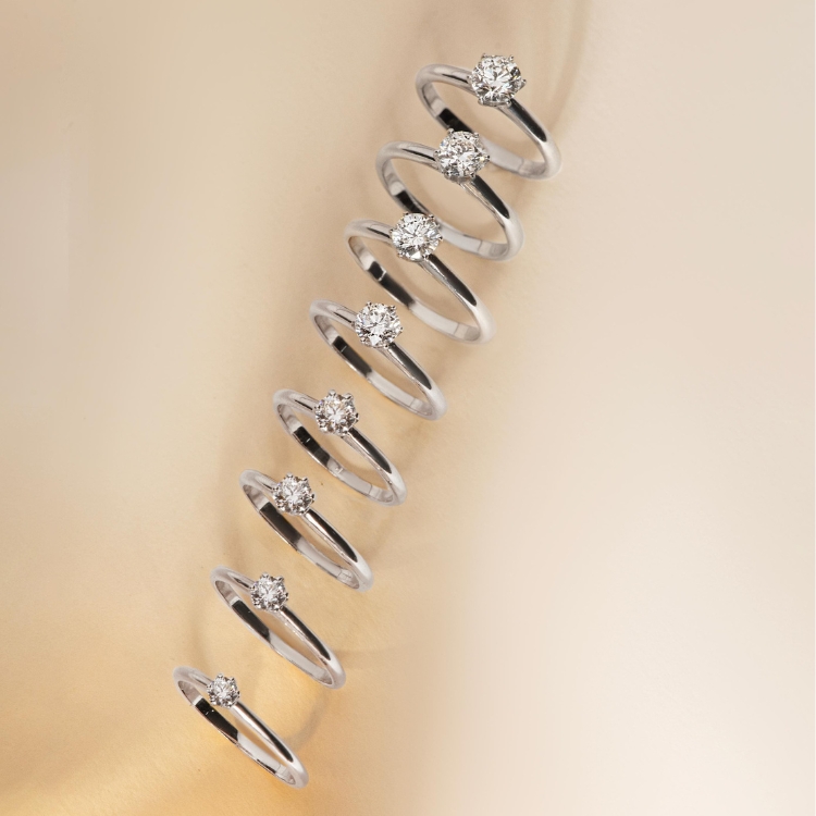 Anéis solitários de diamantes