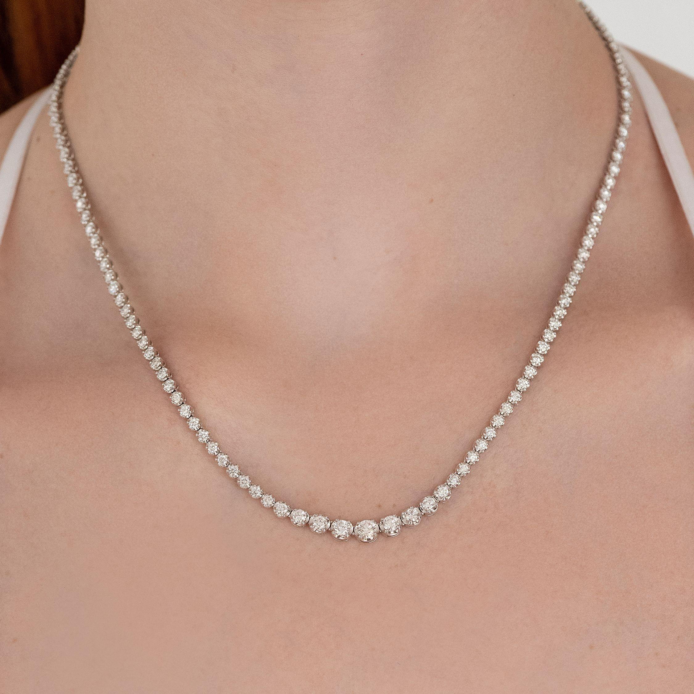 Colar riviera de diamantes degradês em cravação coroa 3,50 ct