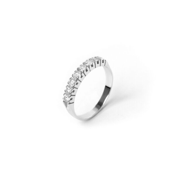 Anel meia aliança de diamantes 7 pt